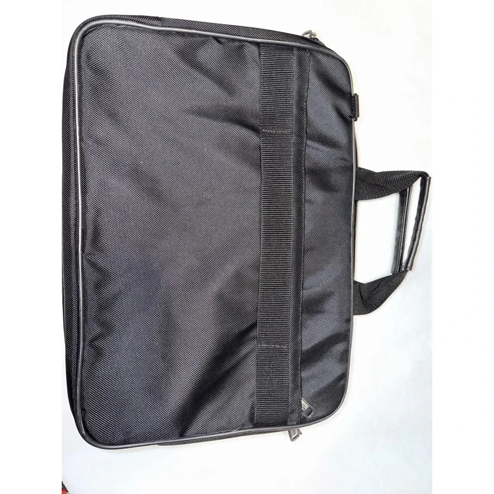 Kenneth Cole Reaction Black Laptop Bag Straps & Pockets - Measures 18